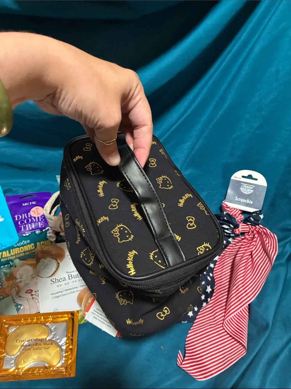 Hello Kitty Cosmetic Bag and Beauty Bundle